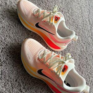 New Nike Vomero 18s size 8.5